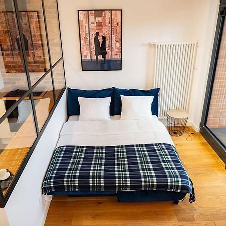 Chic Apartment In Historic Koneser Area Варшава Екстериор снимка