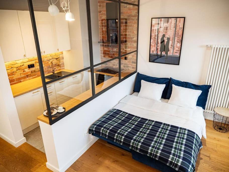 Chic Apartment In Historic Koneser Area Варшава Екстериор снимка