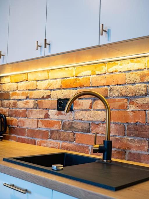 Chic Apartment In Historic Koneser Area Варшава Екстериор снимка