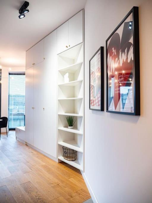 Chic Apartment In Historic Koneser Area Варшава Екстериор снимка