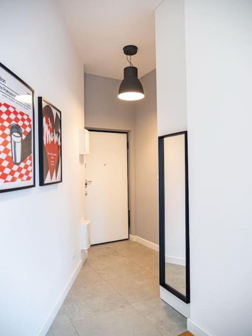 Chic Apartment In Historic Koneser Area Варшава Екстериор снимка
