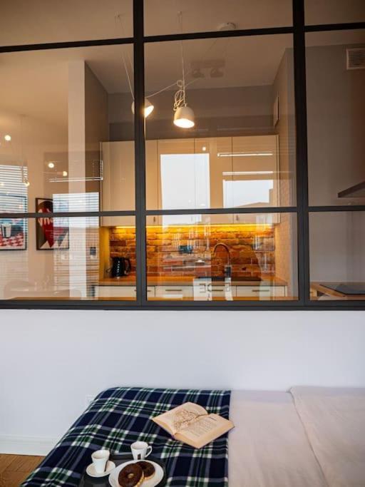 Chic Apartment In Historic Koneser Area Варшава Екстериор снимка
