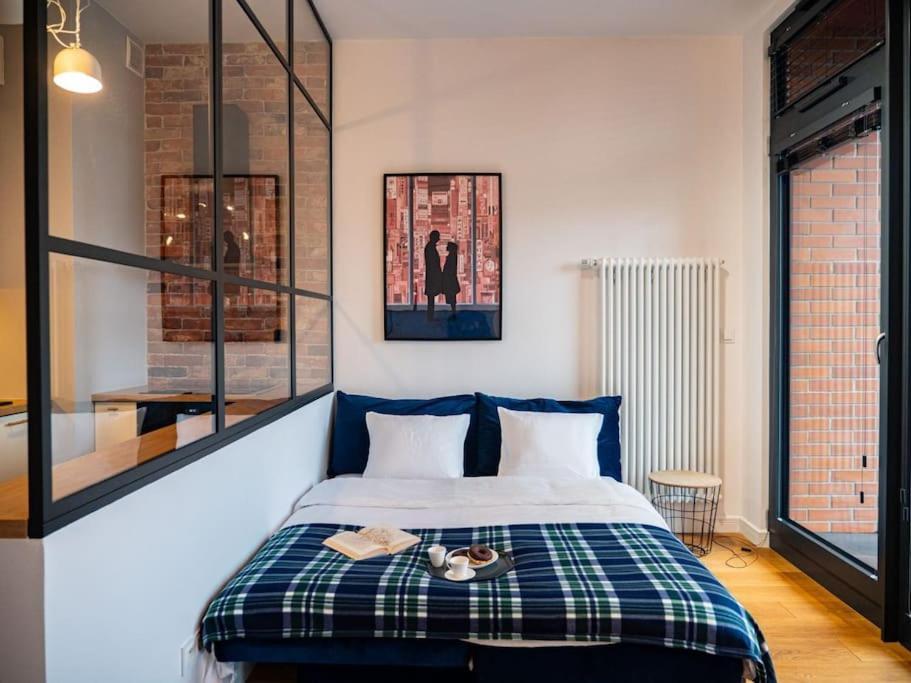 Chic Apartment In Historic Koneser Area Варшава Екстериор снимка