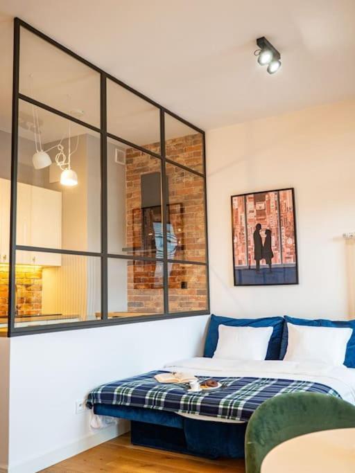 Chic Apartment In Historic Koneser Area Варшава Екстериор снимка