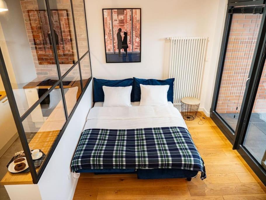 Chic Apartment In Historic Koneser Area Варшава Екстериор снимка